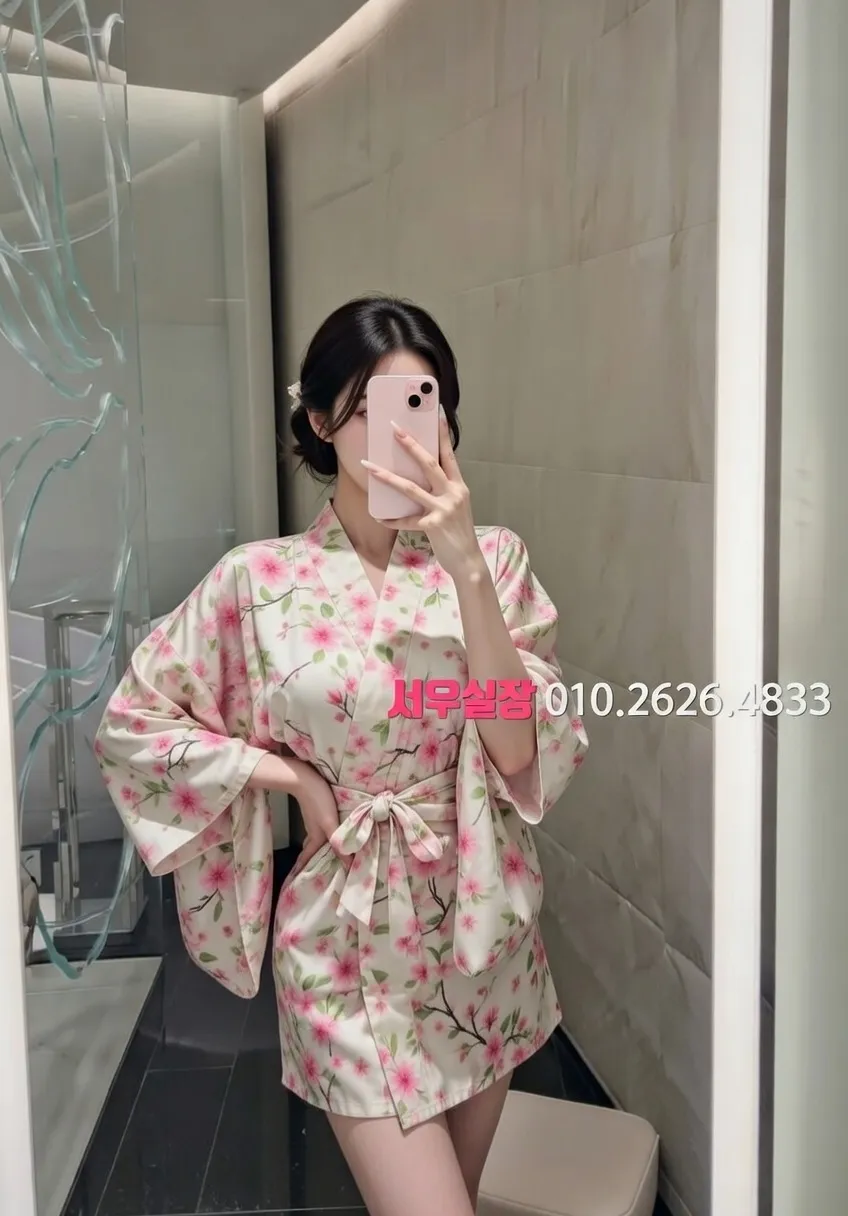 충무로 다국적노래방 프리미엄 라인업 2번 프로필